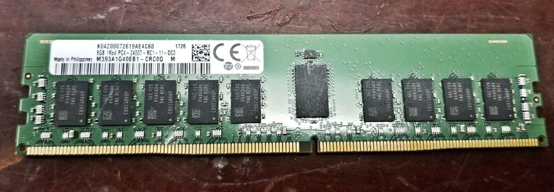 

RAM M393A1G40EB1-CRC 8GB 1RX4 DDR4-2400T-R Серверная память