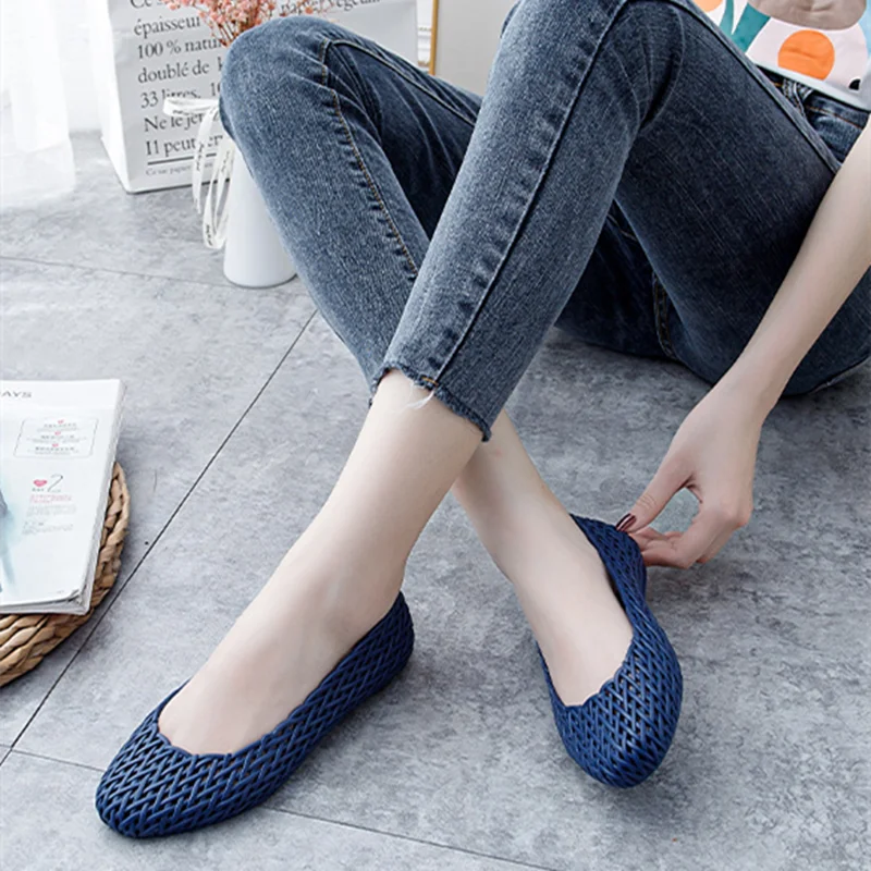 Women Free Shipping Hollow Flats Round Toe Breathable Plastic Summer Outdoor Shoes Soft Sole Slip-On White And Black 40-36 23cm