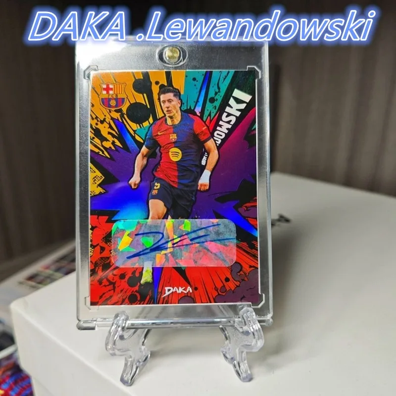 Фото Оригинальная коллекционная карточка футболиста DAKA High-end Limited Edition 175 Левандовски (Барселона) с автографом №1