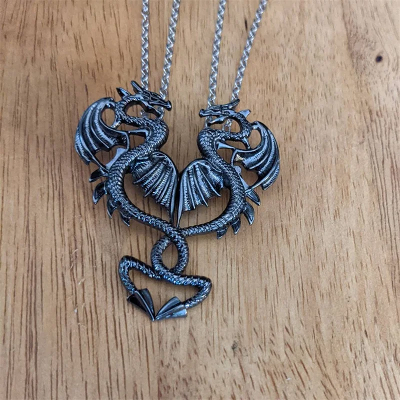

Creative Design Chinese Style Bi-Pterodactyl Pendant Necklace Neo-Gothic Men's Women's Metal Necklace Couple Party Gift Jewelry