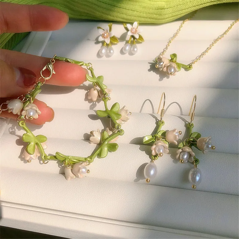 

Spring Summer Leaf Pearl Flower New Earrings For Women Korean Style Fashion Designes Plant Pendientes