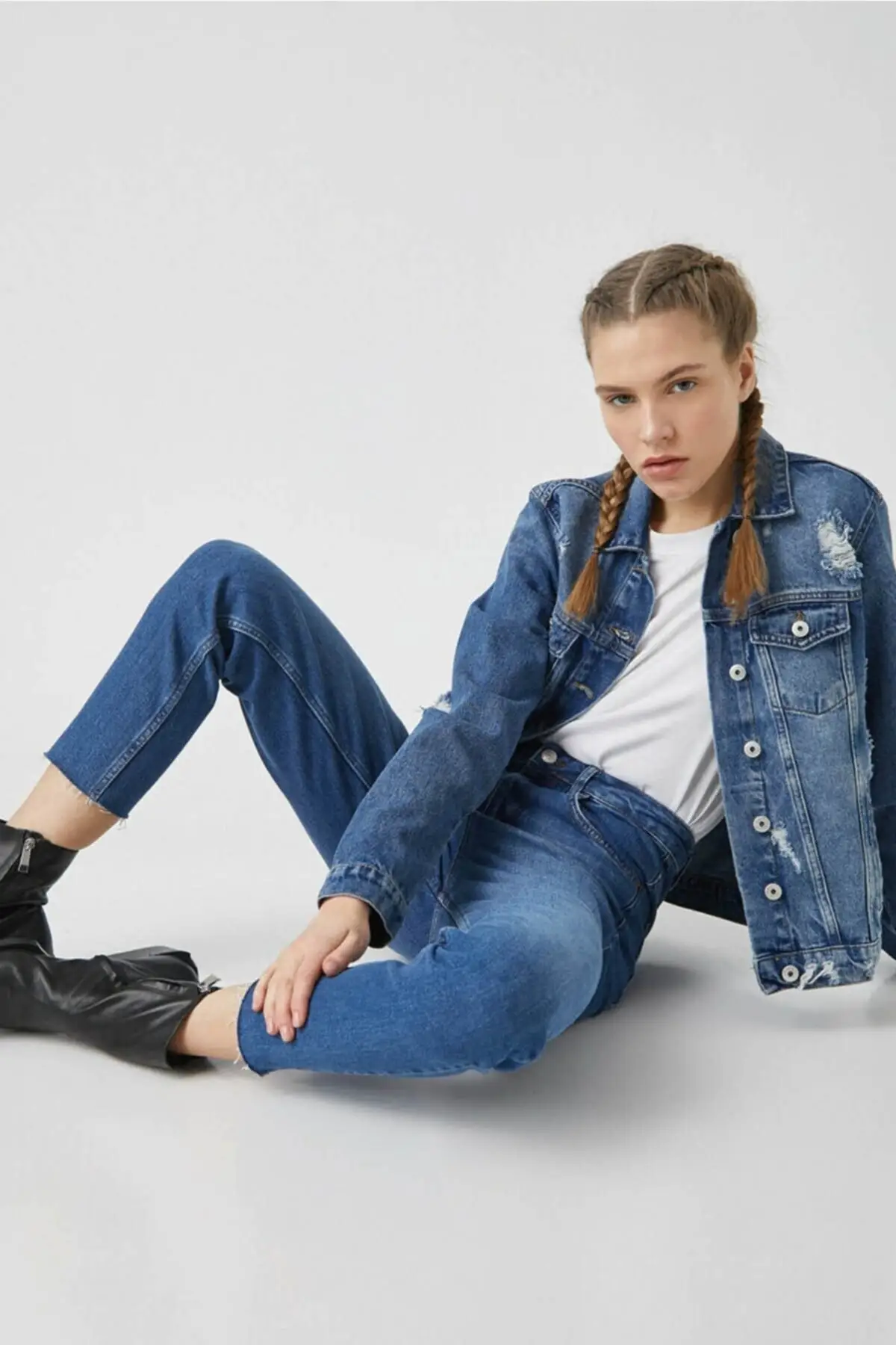 

Women's Jean Medium Indigo Full Length High Waist Straight Pant Streetwear Female Jeans Buttons Zipper Ladies