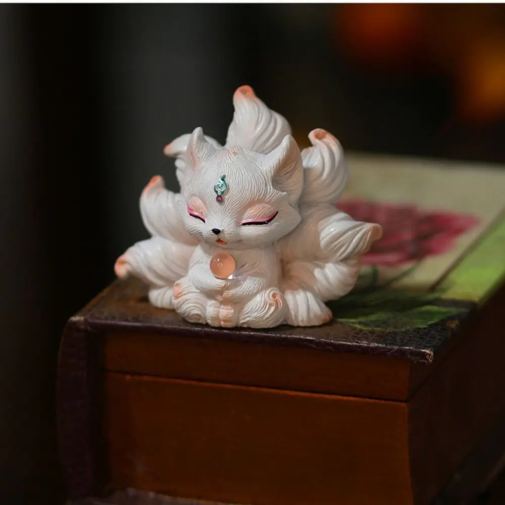 

Миниатюра лисы с девятью хвостами из смолы белая+розовая