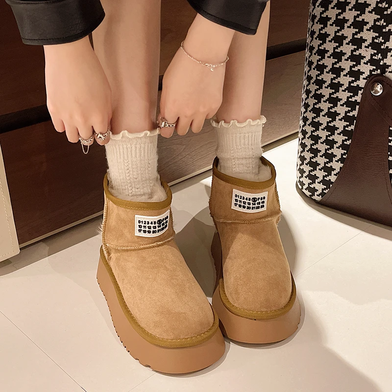 Обувь Белые сапоги до середины икры. Зимняя обувь. Австралийские сапоги. Женские