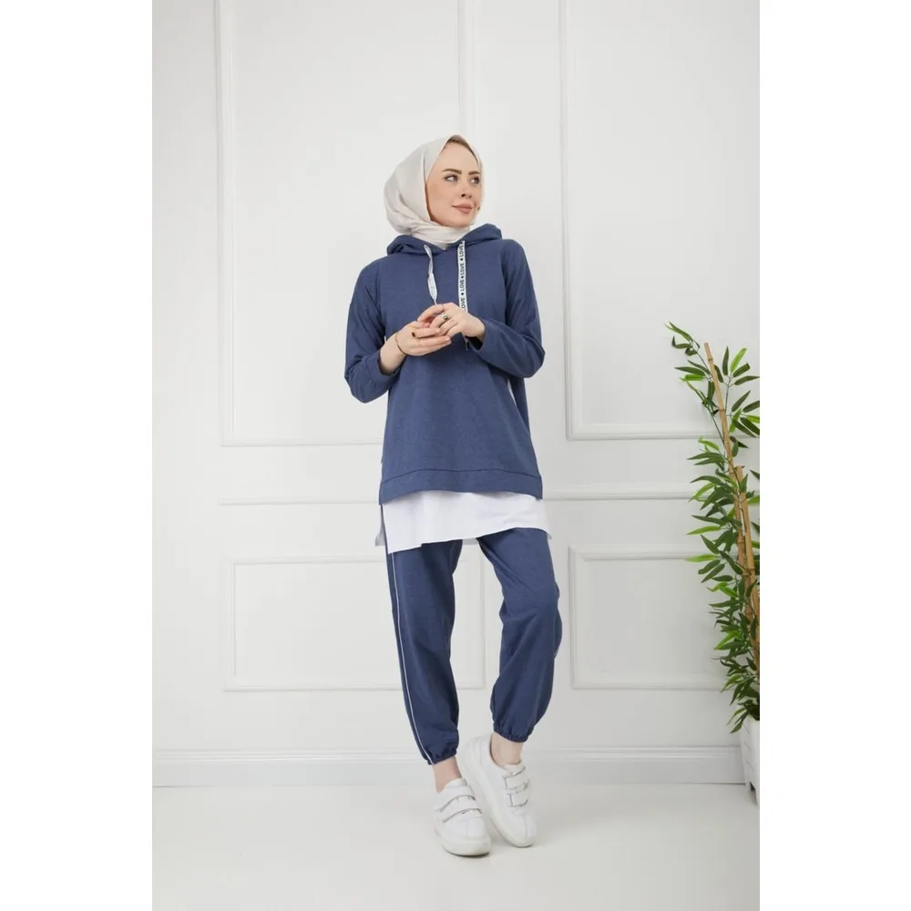 

Белый спортивный костюм Dorlie Tshrt цвета индиго