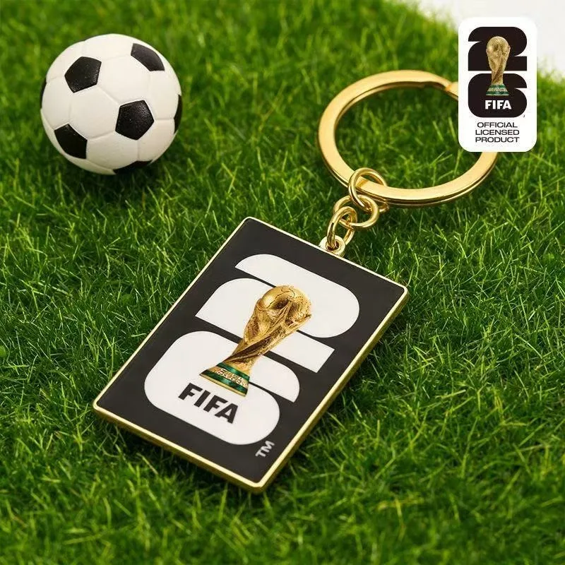 Фото Официальный брелок-кулон FIFA 2026 с трофеем Чемпионата мира, аутентичный сувенир Чемпионата мира, подарок для футбольного фаната №4