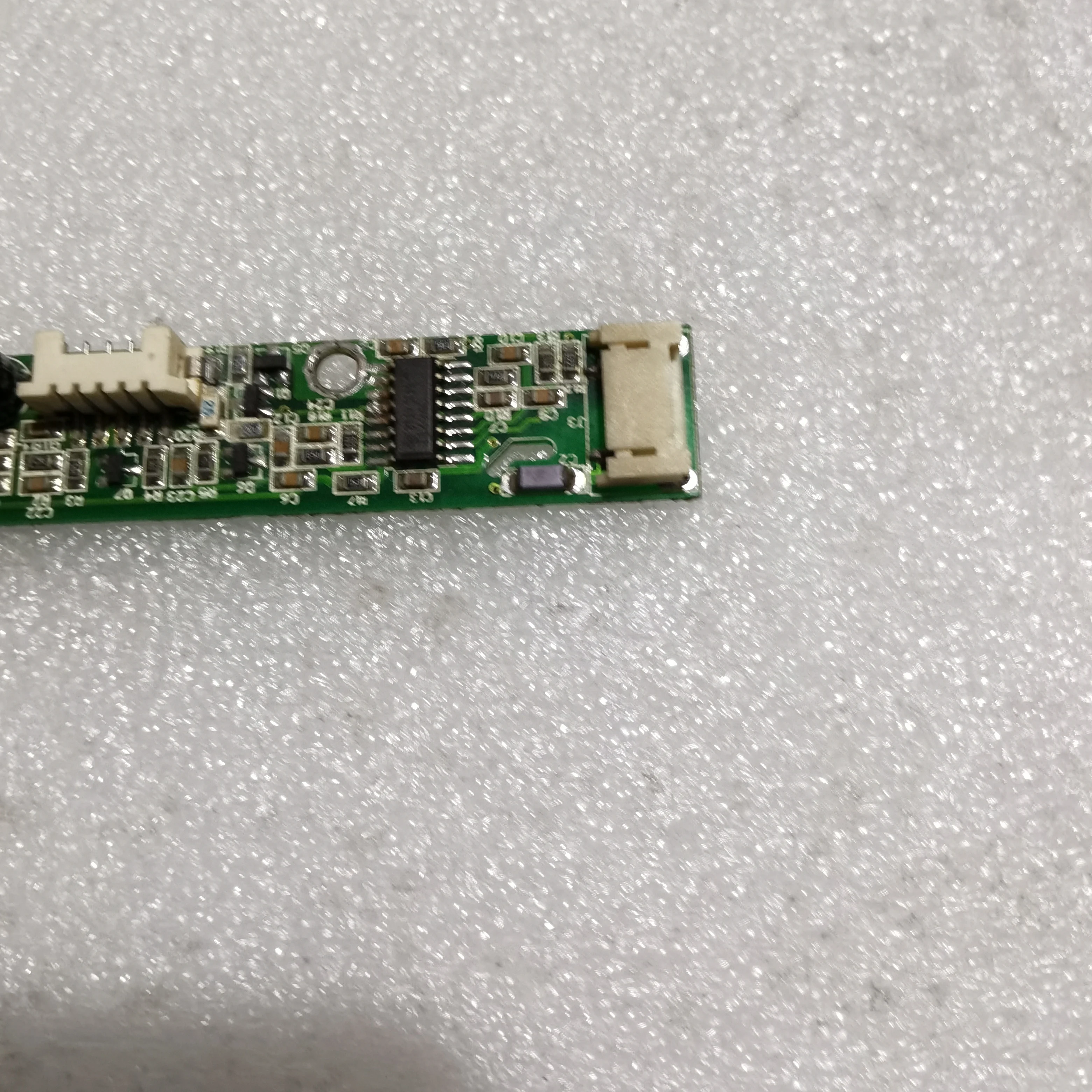 Рисунок 2 - Оригинальный ЖК-инвертор V0-1 E177794