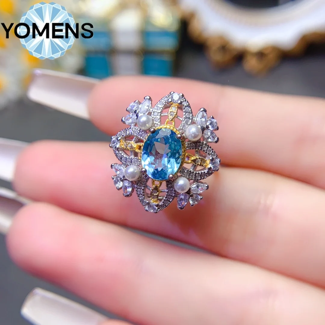 Женское кольцо из серебра 925 пробы с топазом