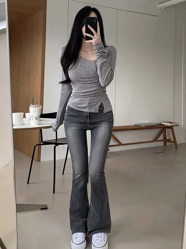 Женский пуловер с воротником-лодочкой открытыми плечами и длинным рукавом