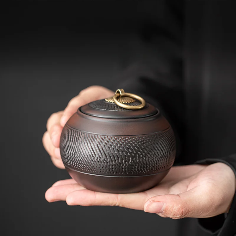 Чайная банка ручной работы из фиолетовой керамики