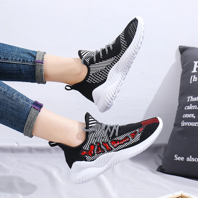 Women's Mesh Breathable Running Shoes Summer Outdoor Comfortable Lightweight Sports Shoes Soft Women's Casual Shoes