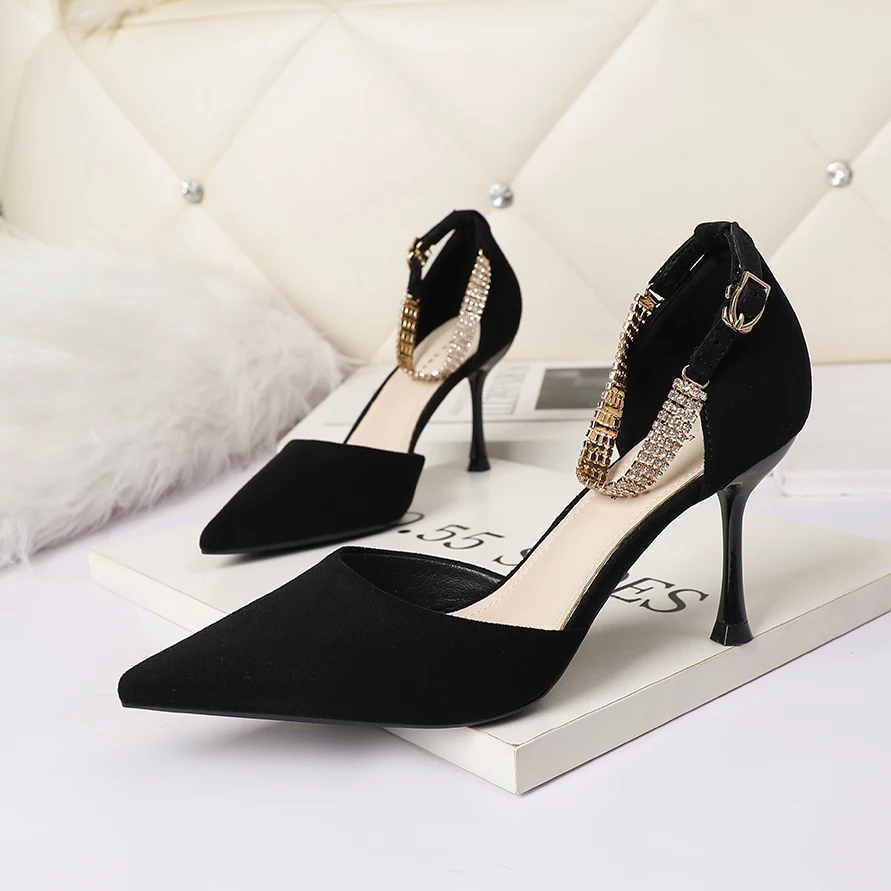 

2022 Trend Pointed Toe Wedding Bride High Heels Shoes Female Low Small Heel Sandals Party Mules Black apricot Women Pumps