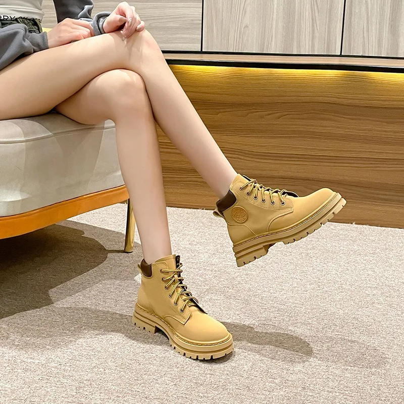 Женские ботинки в британском стиле на толстой подошве зима 2022 новые взрывные