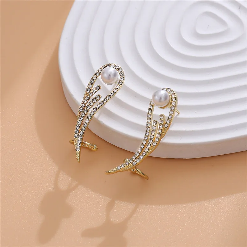 

New flash diamond Angel Wing earring stud earring bone clip one piece earring Female Korean pearl earring earring clip