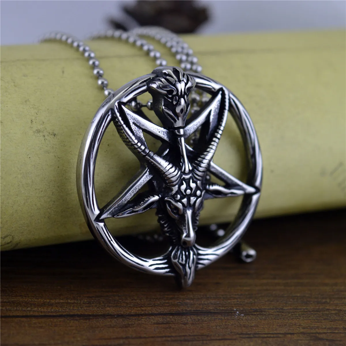 Готическая подвеска в виде ОЗУ рога черепа демона стиле ретро светящийся стиль