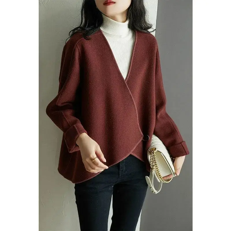 Рисунок 3 - Женское приталенное шерстяное пальто