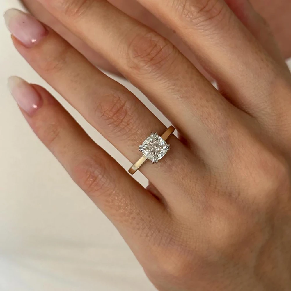 Обращенный в лаборатории бриллиант 2 карата Cushion Cut E Цвет VS1 Желтое золото 14 карат