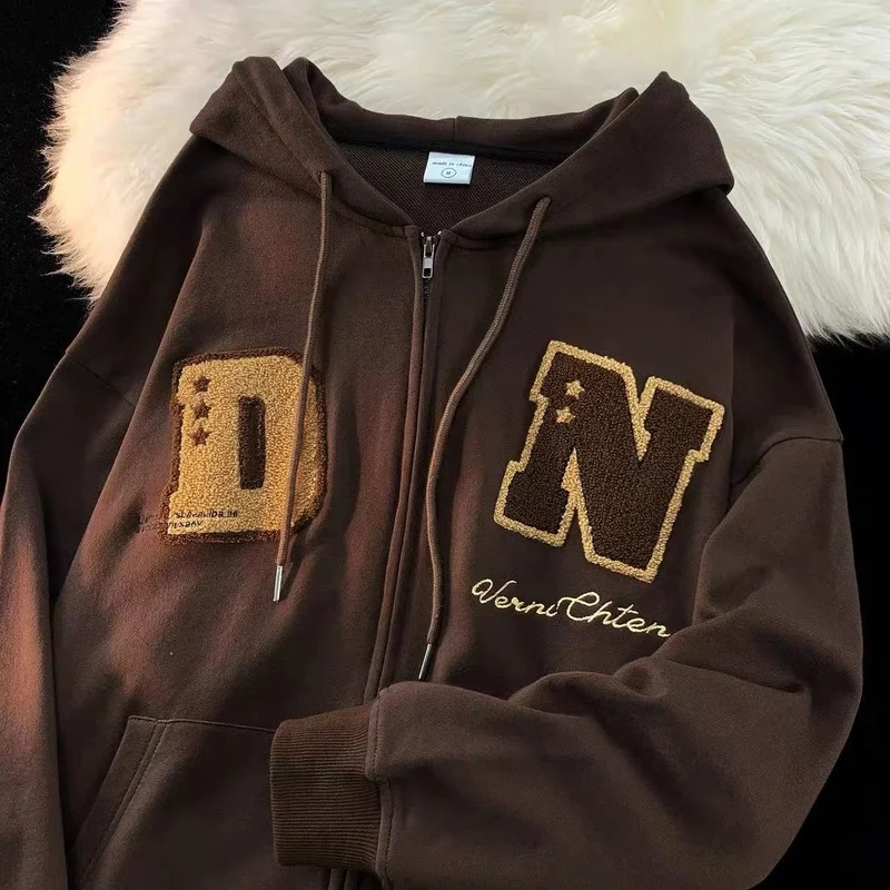 

Толстовки с капюшоном и вышивкой, на молнии