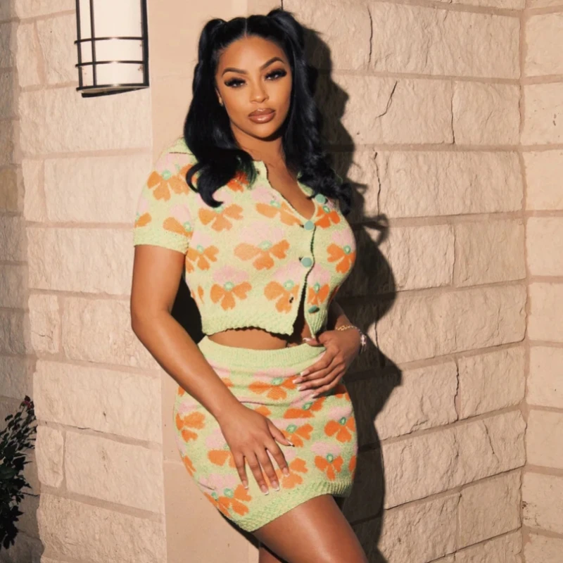 

Уличный Женский комплект Seersucker, футболка с коротким рукавом и мини-юбка, лето 2023, модный спортивный костюм, комплект из двух предметов, спортивный костюм