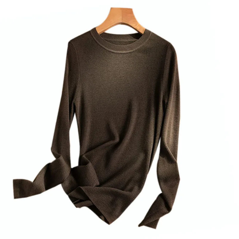 

Базовый Женский трикотажный свитер с круглым вырезом