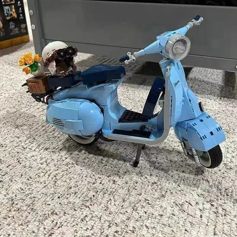 

1106pcs Compatible Creator Expert 10298 Vespa 125 Technical Series Motorcycle Building Blocks Car Model Bricks Children Toys Set