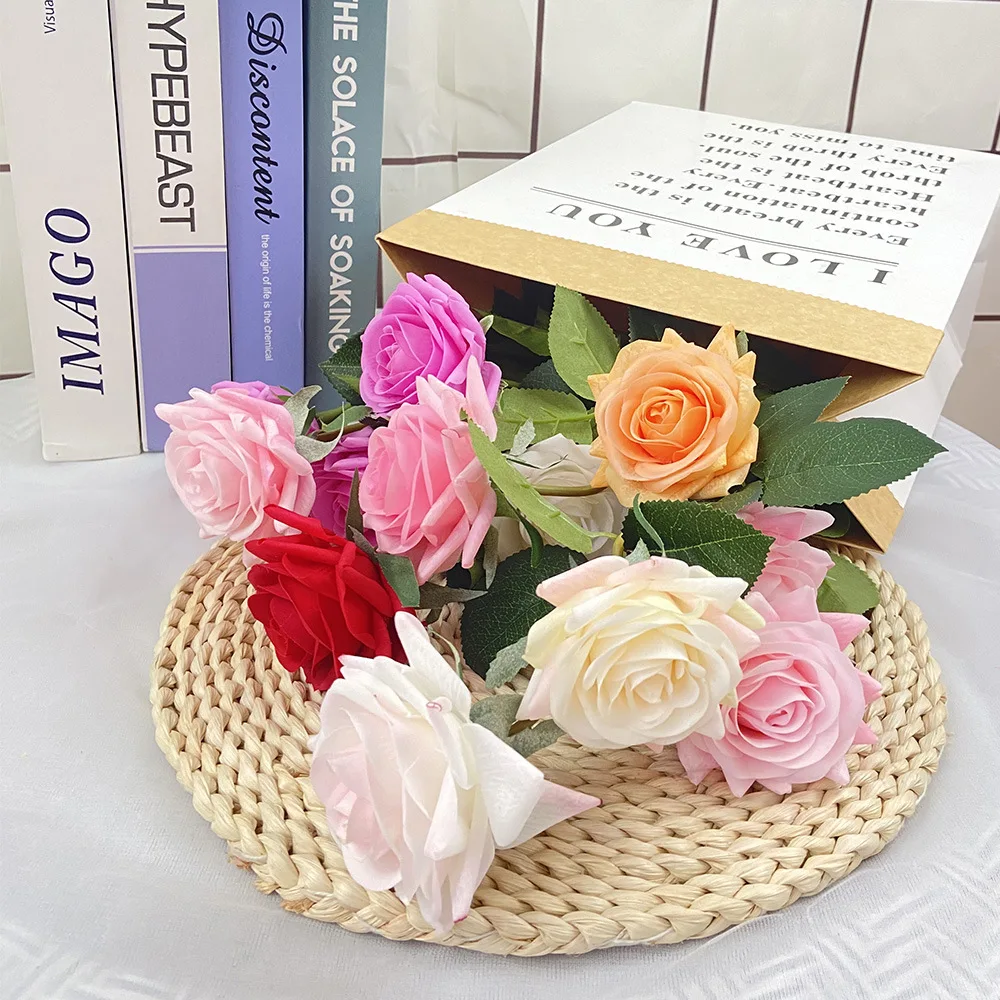 

Bride Holding Flowers 12PCS/lot Real Touch Rose Flower Moisturizing Feel Simulation Wedding Party Home Living Decor Flore Branch