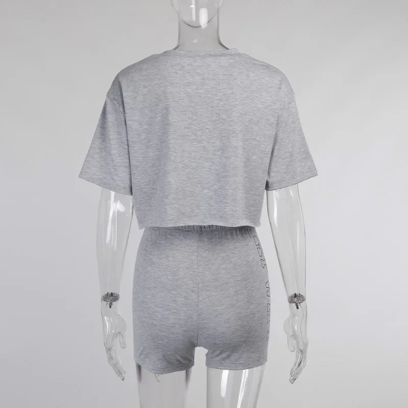 Рисунок 4 - Женский серый спортивный костюм из 2 предметов