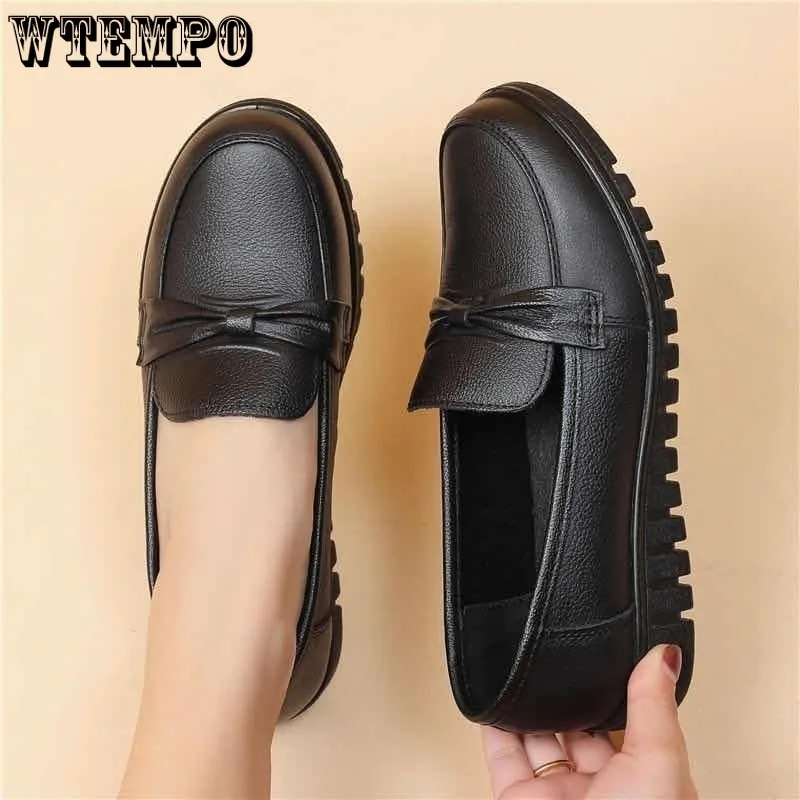 

Black Soft Sole Women's Leather Shoes Shallow Slip-on Simple Casual Commuting Loafer Step-in Korean Fashion Spring Autumn