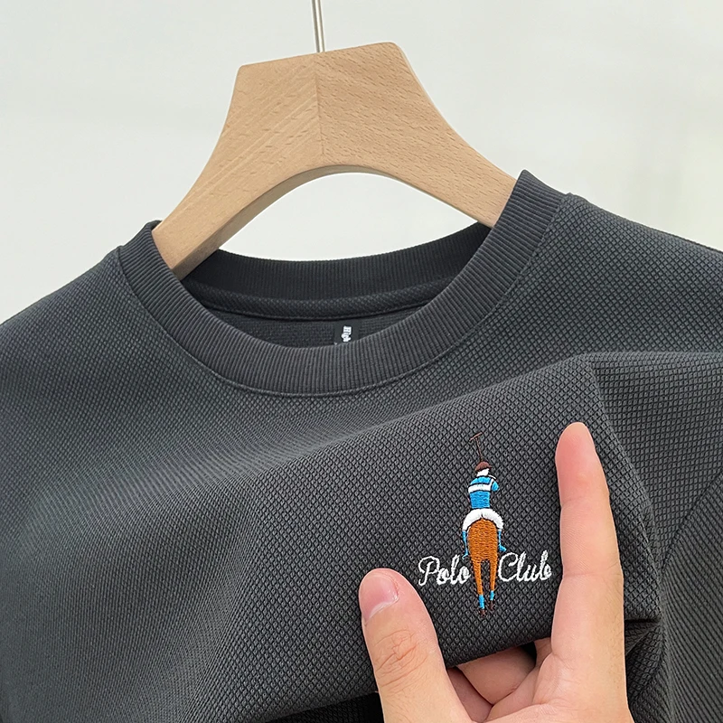 

Футболка мужская с круглым вырезом, длинным рукавом и вышивкой, осень 2023