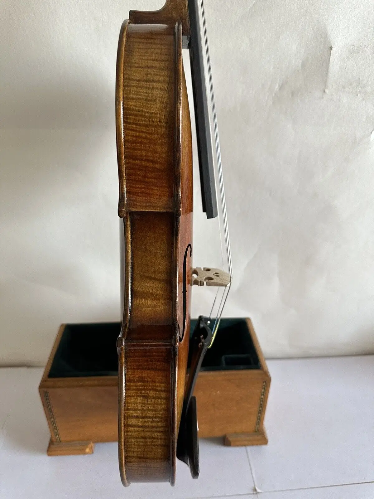 Скрипка 44 Stradi Model 1716, задняя панель из волнистого клёна, верхняя панель из ели, ручная резьба K3200 (art.: 3920da301b8c7) - 3920da301b8c7