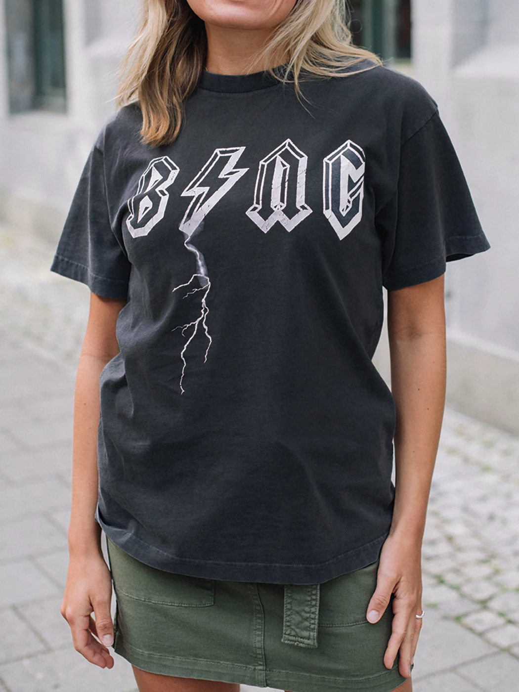 

2023 Summer Women T-Shirt Lightning Letter Printed O-Neck Short Sleeve Casual Tee Tops