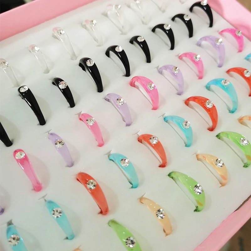 

100PCS Wholesale Bulk Fashion Women Ring Lots Mix Color Simple Light Acylic Soft Resin Black Transparent Stone Lady Girl Jewelry