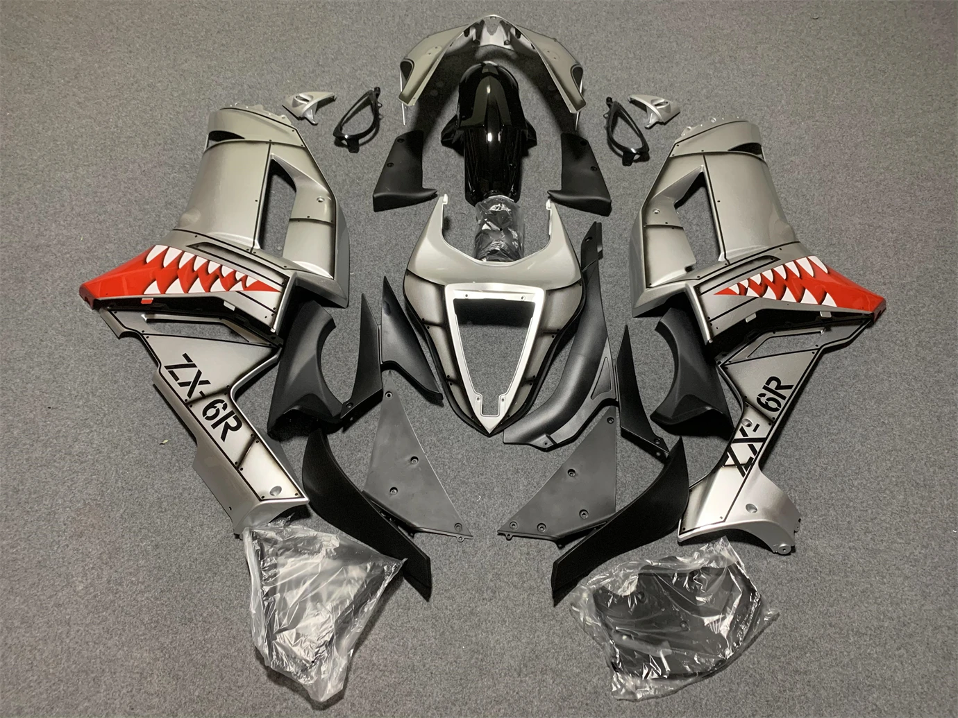 

Motorcycle Fairing Kit Suitable for Kawasaki ZX-6R 05-06 6R 636 2005 2006 Fairing Black Silver Red