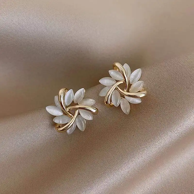 

Exquisite Elegant Flower Stud Earrings For Women Leaves Geometric Moonstone Earring Girl Party Birthday Christmas Jewelry Gifts