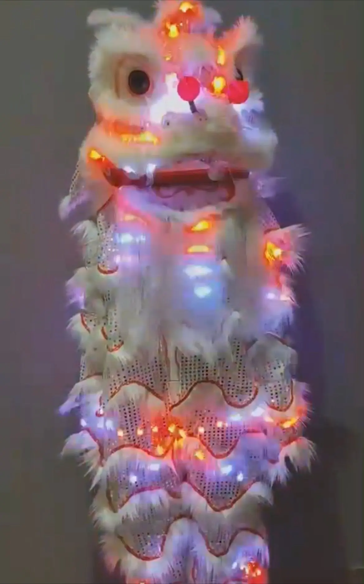 Оригинальный светящийся в темноте танцевальный реквизит виде льва для бара и