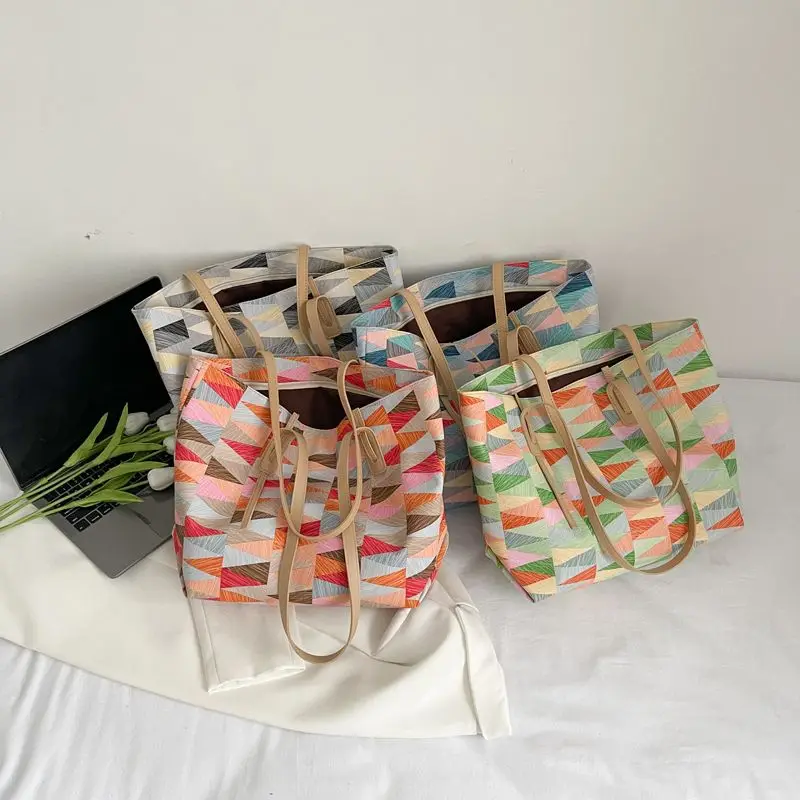 Autumn 2022 New Trendy Fashion Large -capacity Storage Shoulder Bag Simple Casual Light Handbags