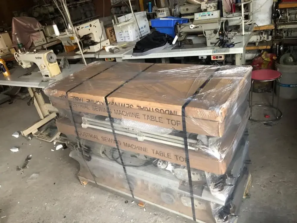 Бывшая в употреблении Промышленная швейная машина lockstitch Японии