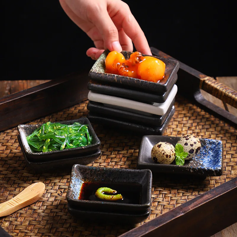 

4pcs Japanese-style ceramic dishes commercial corner sushi dishes restaurant seasoning soy sauce vinegar dishes wholesale