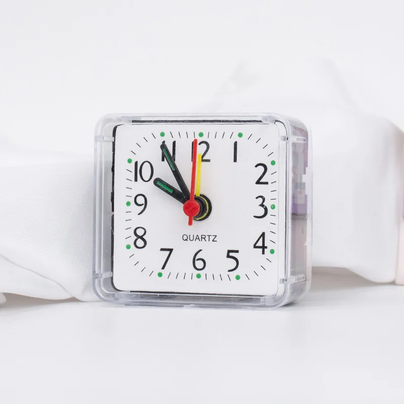 

Цифровой будильник белый