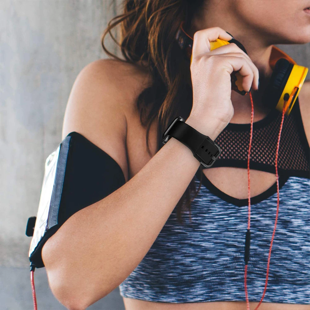 Silicone Strap For Apple Watch Band 8 7 45mm 44mm 42mm Sport Belt for IWatch Ultra 49mm Bracelet 41mm 40mm 6 5 4 SE Accessories