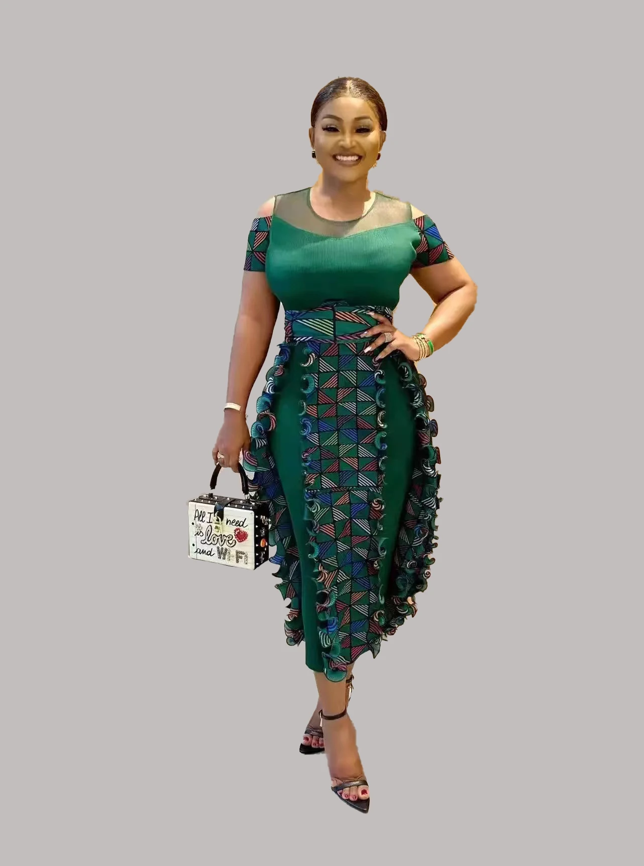 

Весна-лето 2022, Тюлевое драпированное платье в европейском и американском стиле с волнистыми плечами