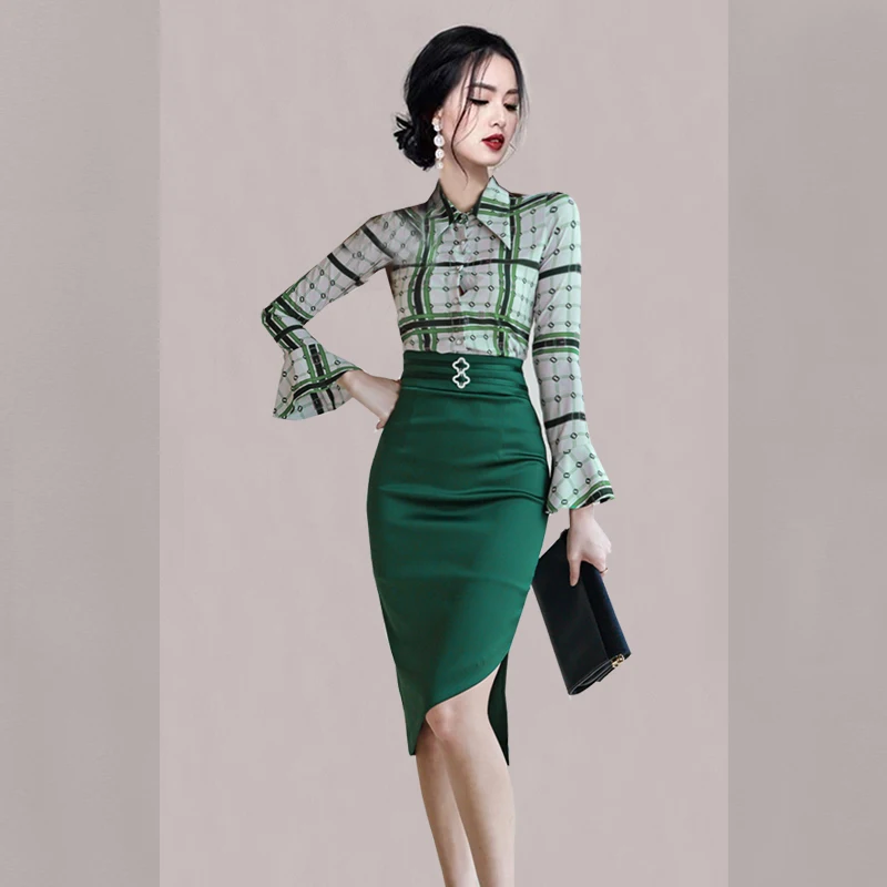 

Women's Spring and Summer New High-end Temperament POLO Collar Flared Sleeve Contrast Slim Button Print Patchwork Buttock Dress