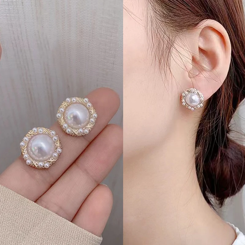 

2023 New Vintage Classic Baroque Pearl Stud Earrings French Simple Women's Earrings Fashion Jewelry Gift