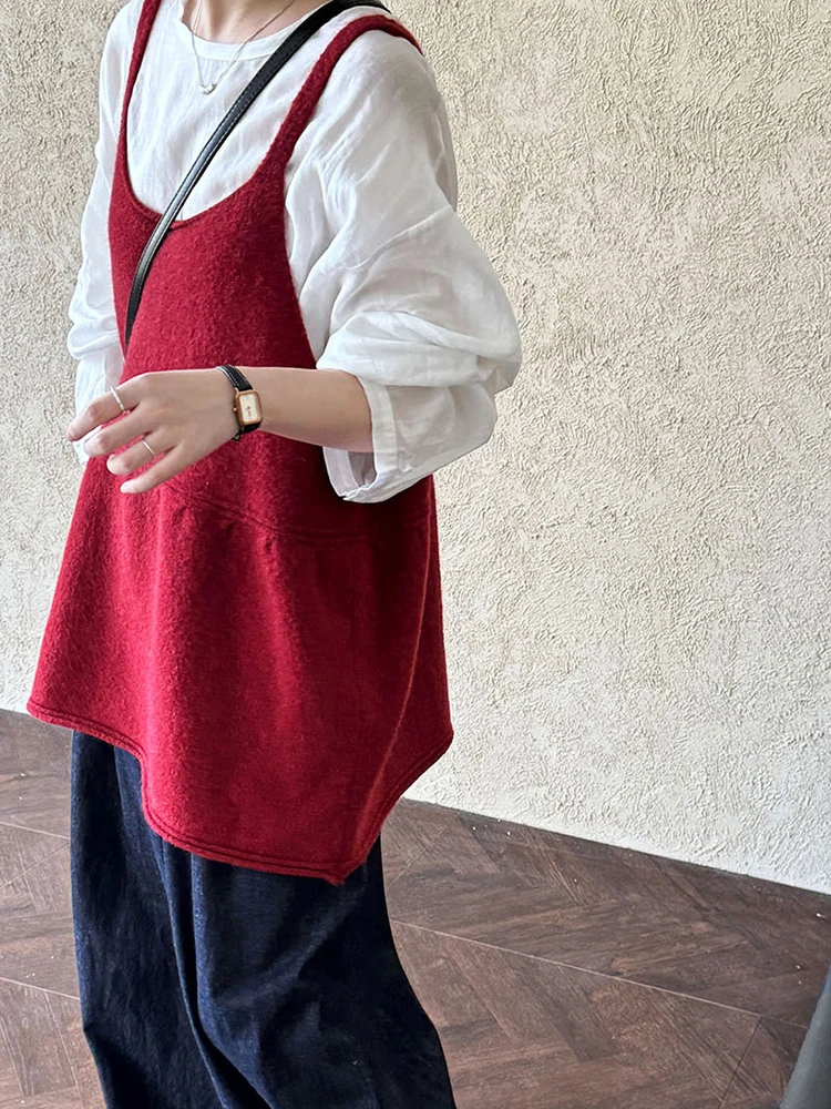 Женский трикотажный жилет с круглым вырезом без рукавов