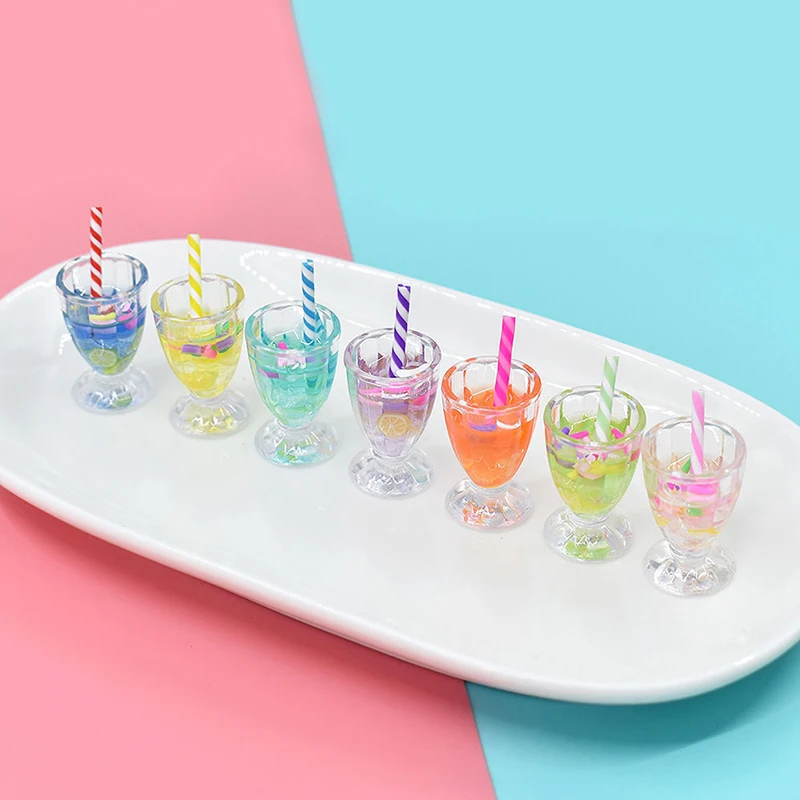 

1pc Random Color 1/6 Dollhouse Miniature Juice Cup Mugs Kids Kitchen Simulation Play Food For Doll Drinks Accessories
