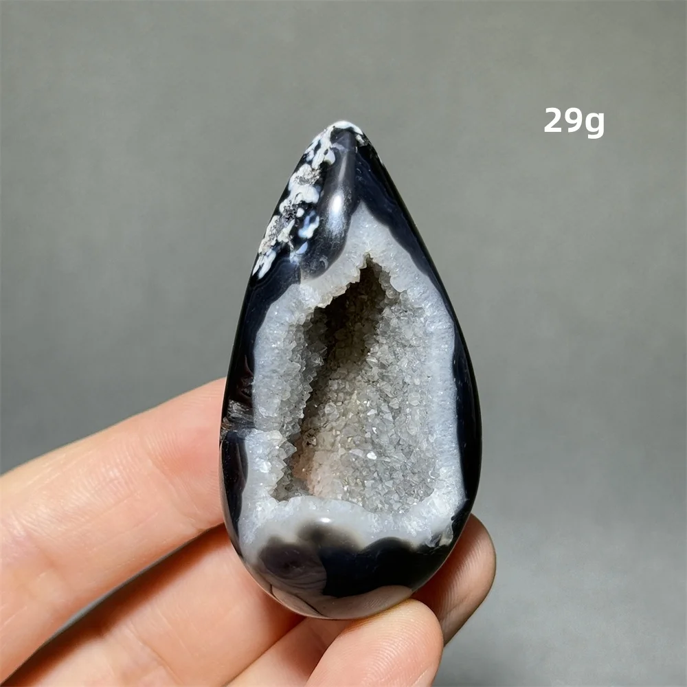 Черный агат, яйцовидный кварц, фэншуй