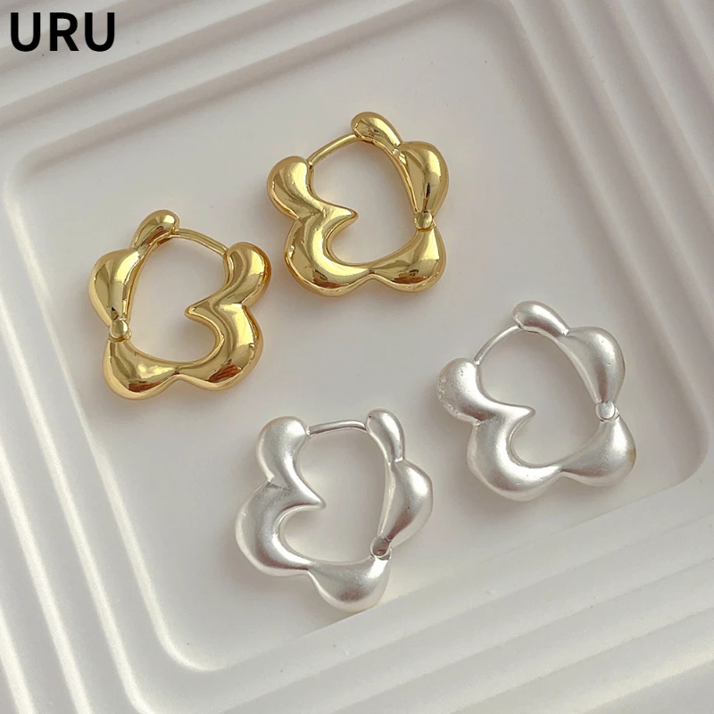 

Trendy Jewelry Shape of Flower Earrings 2022 Trend New Elegant Temperament Metal Silver Plated Gold Color Earrings For Women