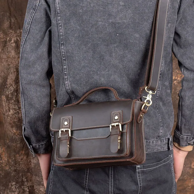 

AETOO Retro Leather Men's Messenger Bag Casual Top Layer Cowhide Bag Shoulder Bag Horizontal Backpack Suitable For Ipad