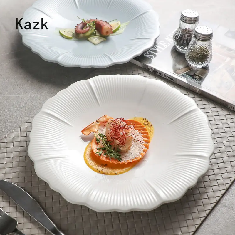 

Рельефные обеденные тарелки в скандинавском стиле с изображением цветов, простая керамическая посуда, французская молекулярная кухня, хол...