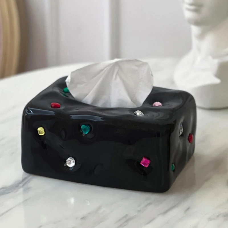 

Декоративная коробка для салфеток с драгоценными камнями